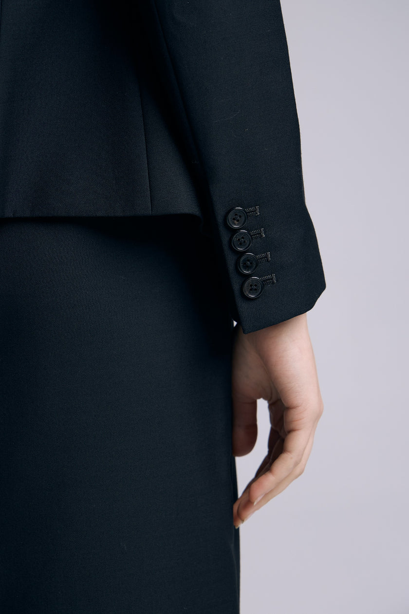 EV LéSuit™ Yale Black Collarless Blazer