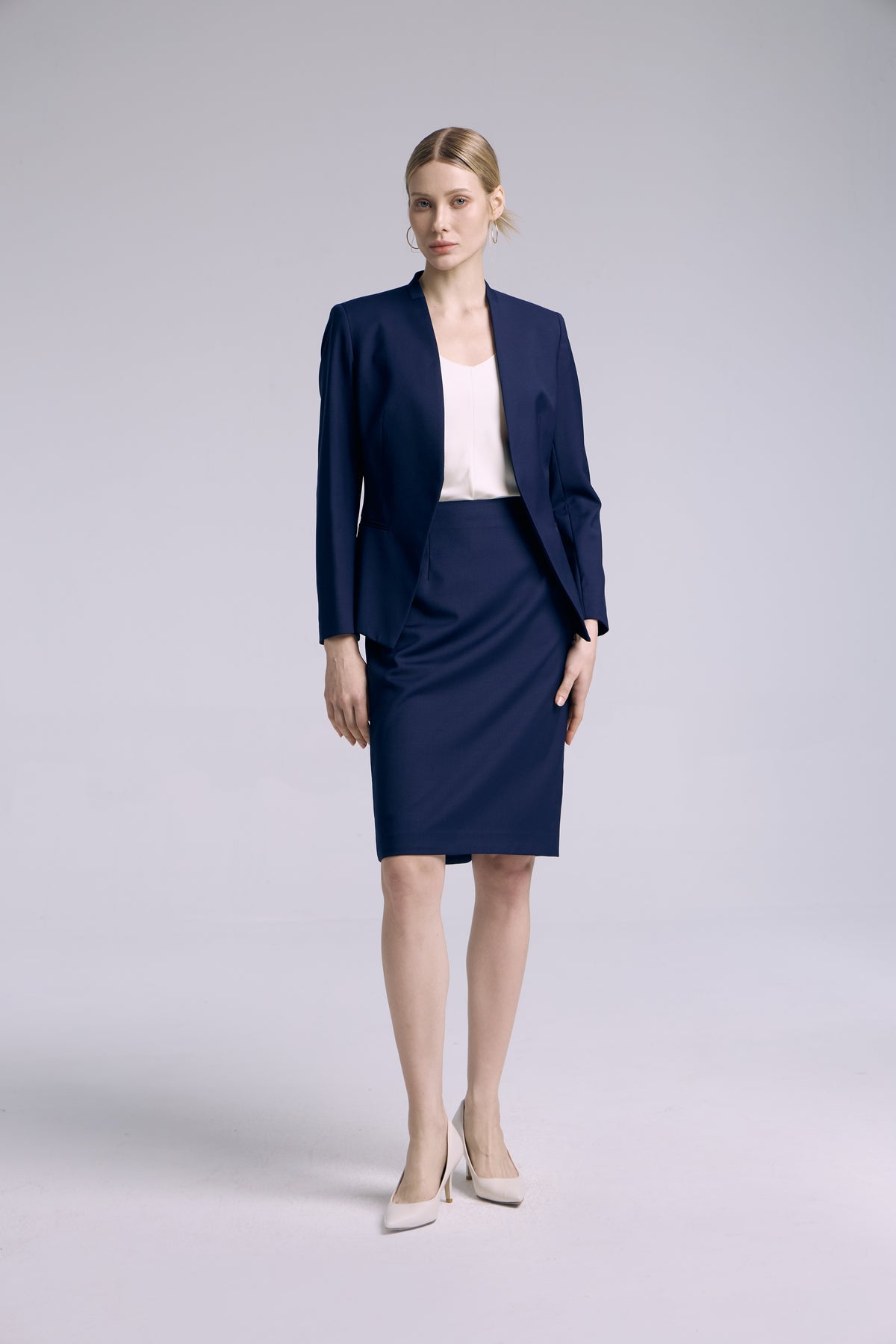 EV LéSuit™ Yale Loyal Navy Blue Collarless Blazer Styling