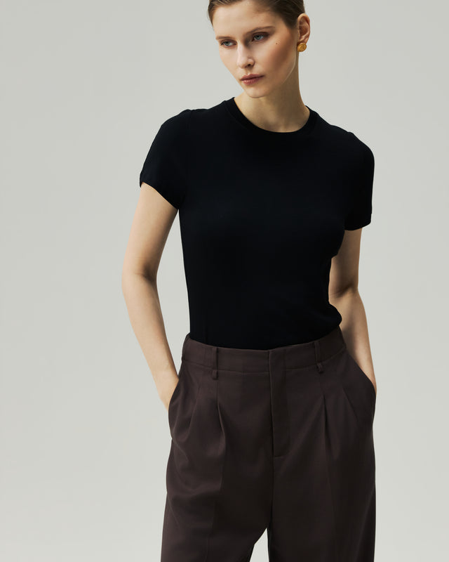 Fitted T-Shirt Black
