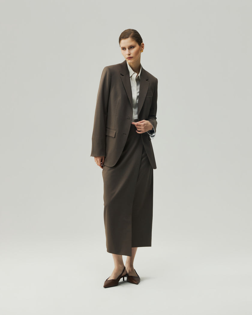 Warm Tea Brown single-breasted blazer on model, full-length front view showing the relaxed silhouette