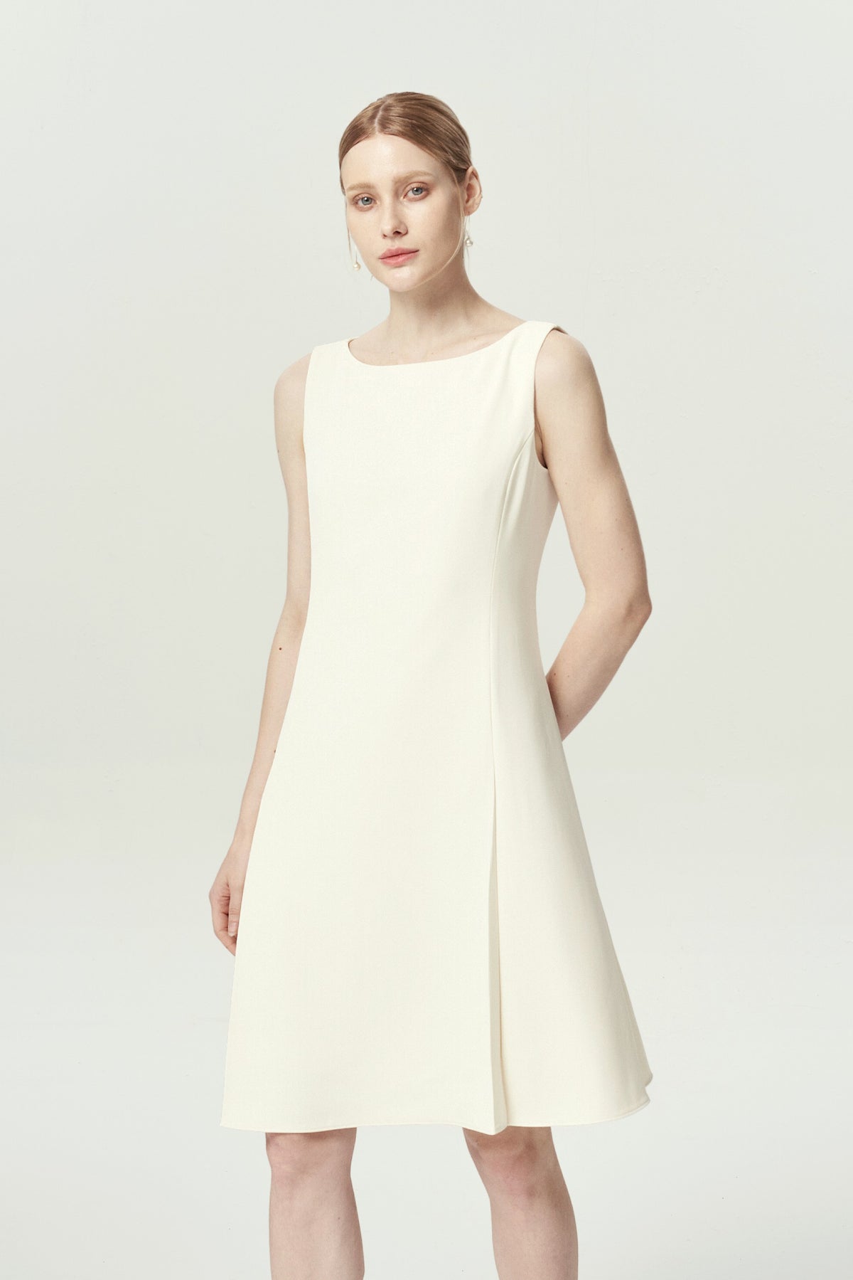 EV Sudro™ Marie White Sleeveless Dress Styling